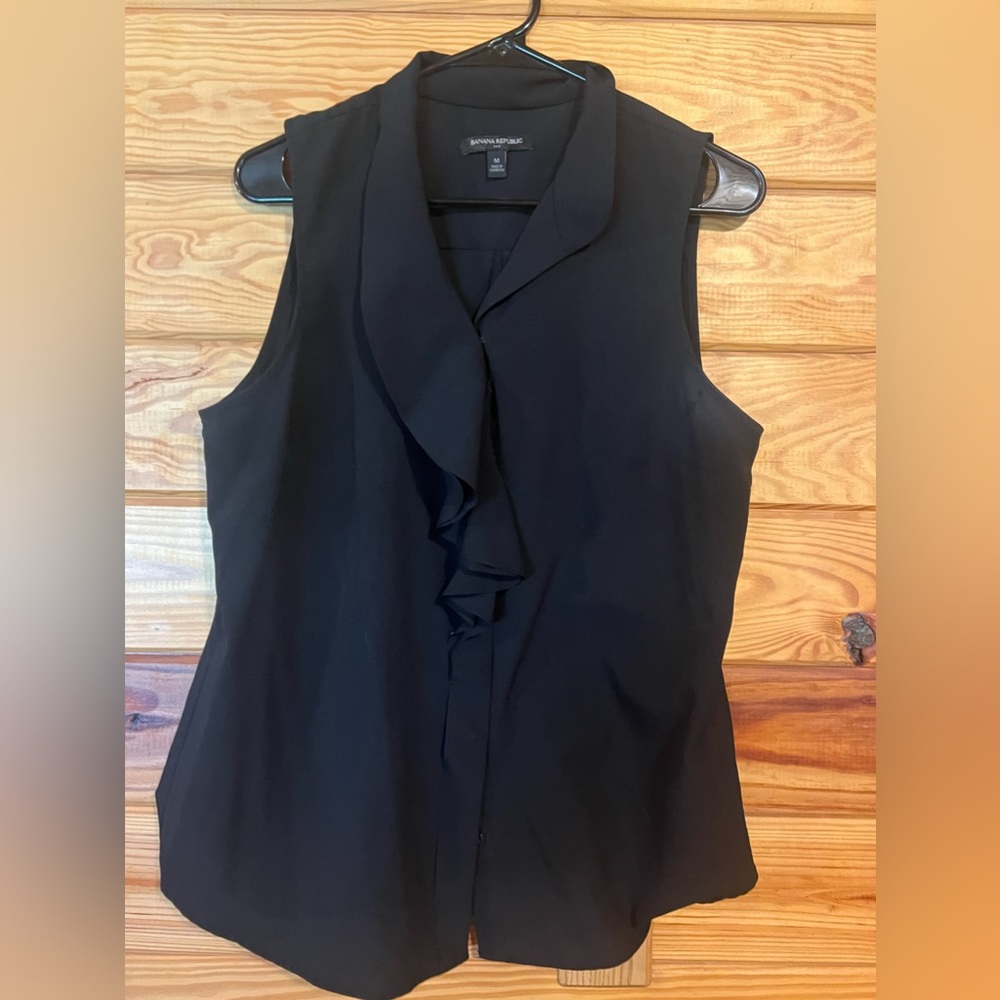 Banana Republic black tank. Size Med. Like New.